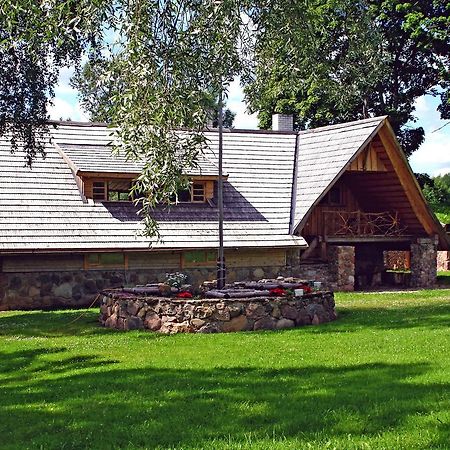 Metsatu Valge Elevandi Puhkemaja Отепя Экстерьер фото
